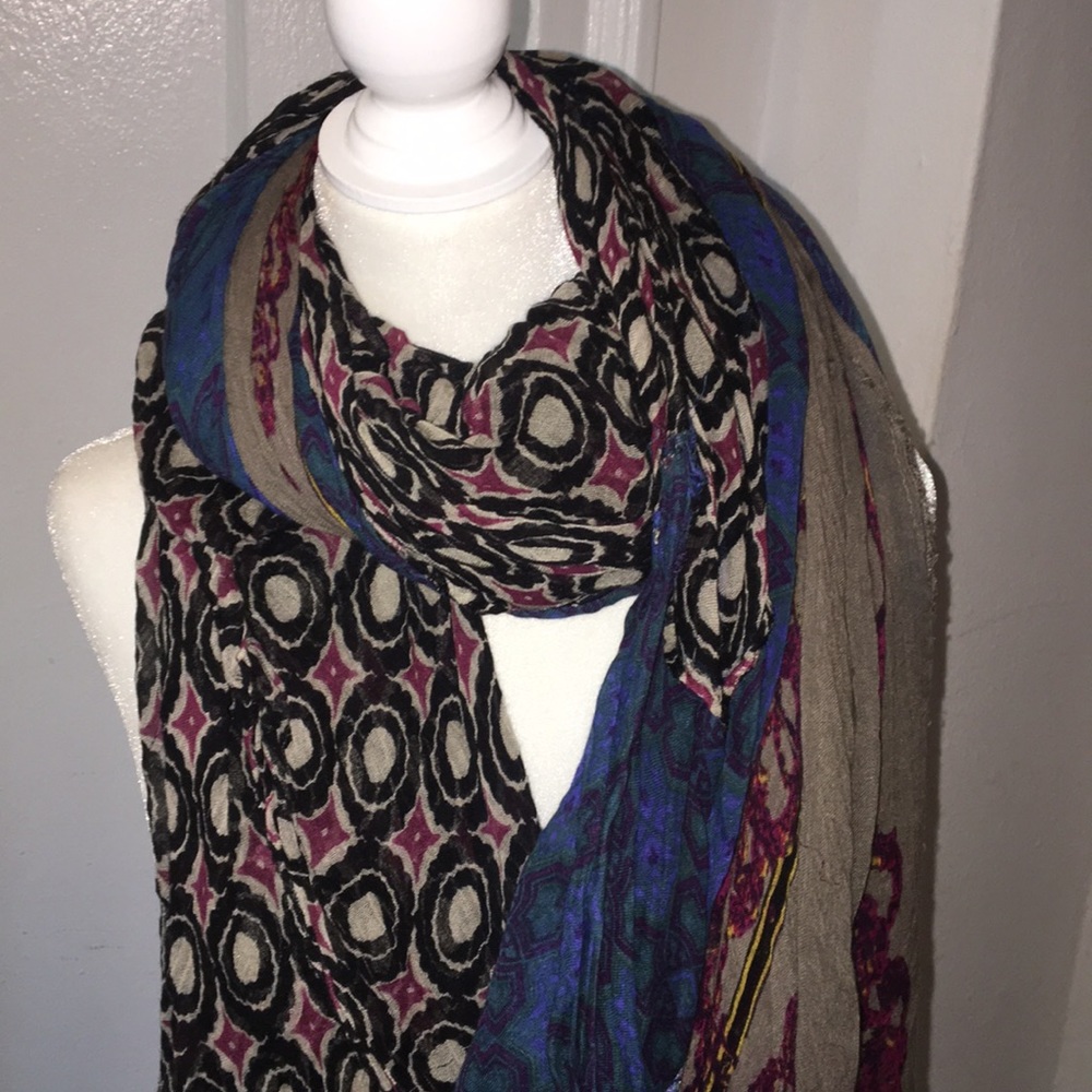Zara patterned scarf - Picture 3 of 8